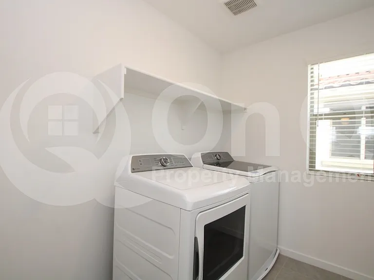 7442 W Nicolet Ave — Photo 14