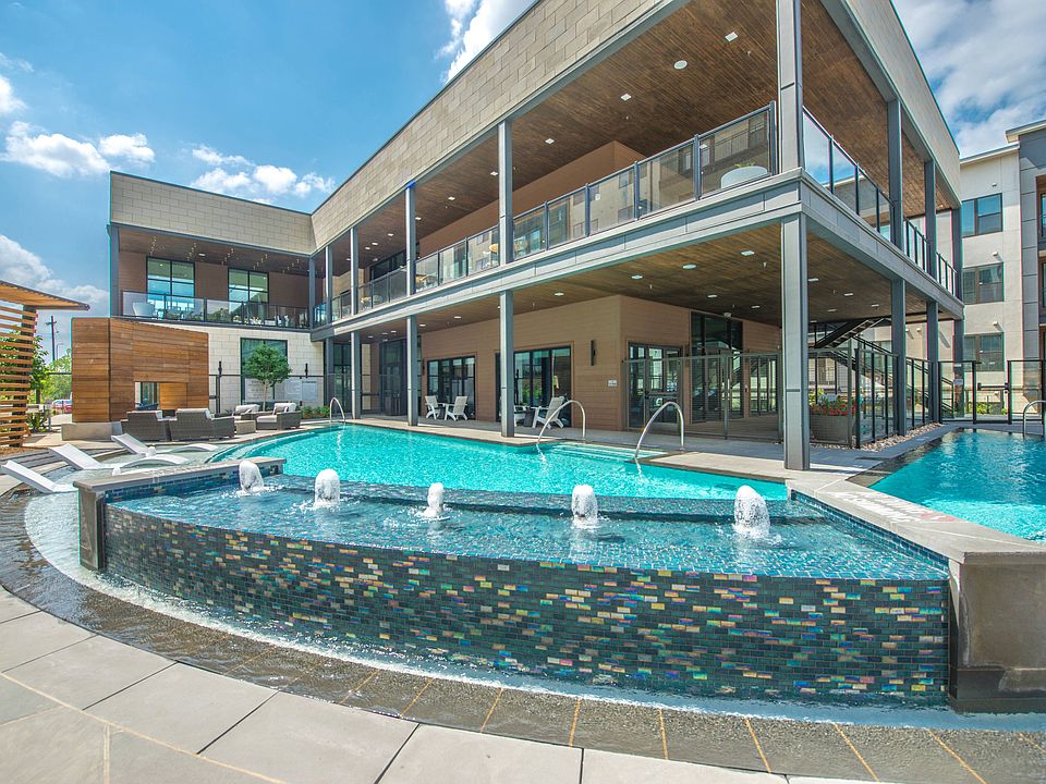 Resort-Style Swimming Pool