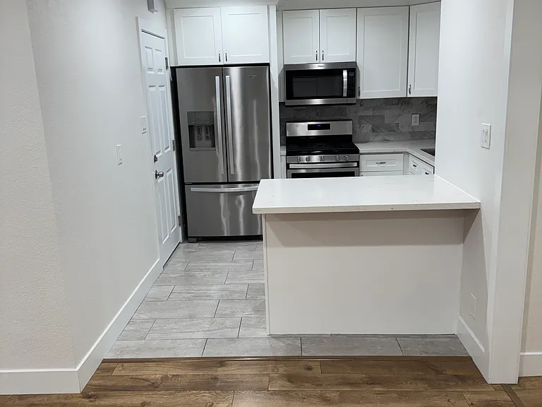 7962-7960 Samantha Way — Photo 2