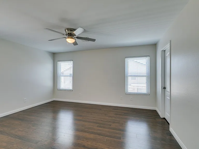 8660 Painted Horseshoe St — Photo 33