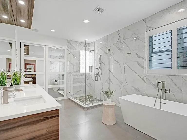 453 SW 5th Ave — Photo 50