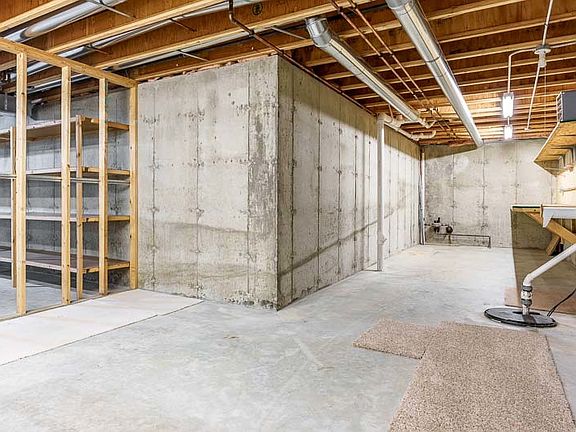 3rd image of 1273 N Crest Dr #1273