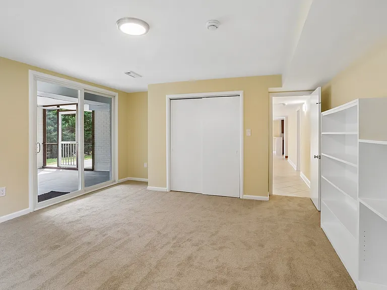 3301 Shirley Ln — Photo 34