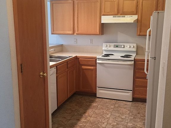 3rd image of 414 Audrey Dr