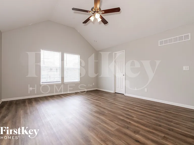 1224 N 133rd Ter — Photo 10