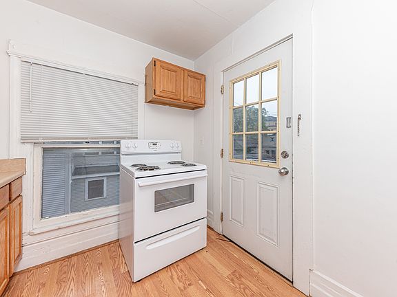 4th image of 808 E Ann St #2