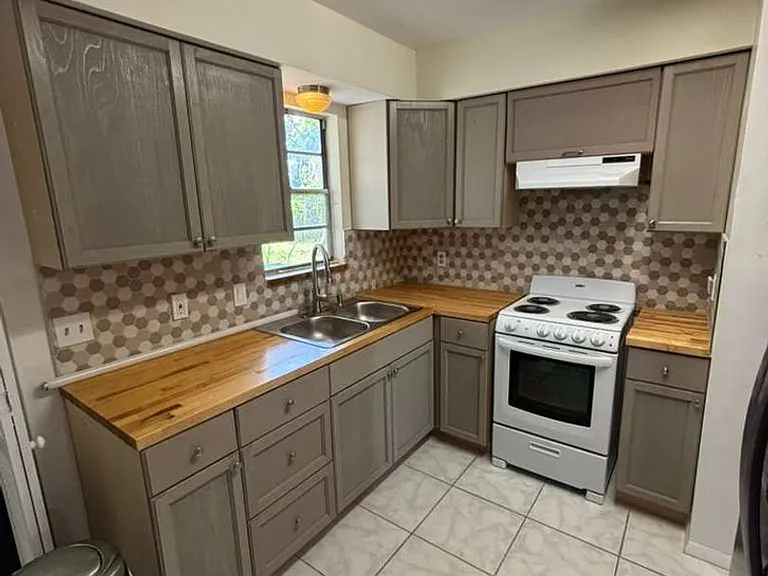 1209 Gattis Dr — Photo 6