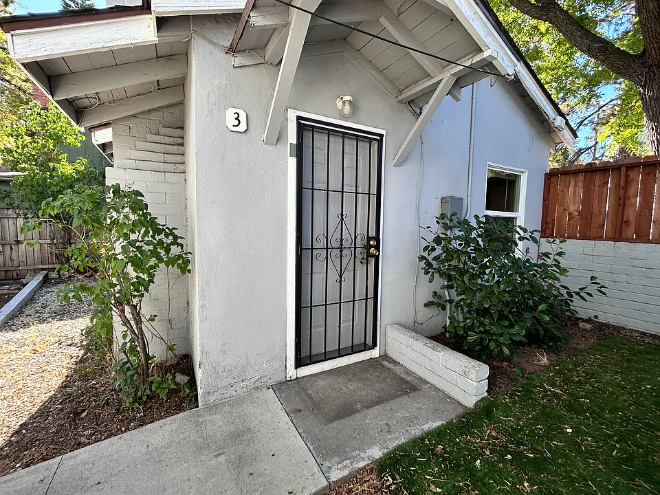 596 Friendly Ln #3
