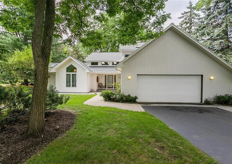 5 Beatrice Cv Fairport NY 14450 Zillow