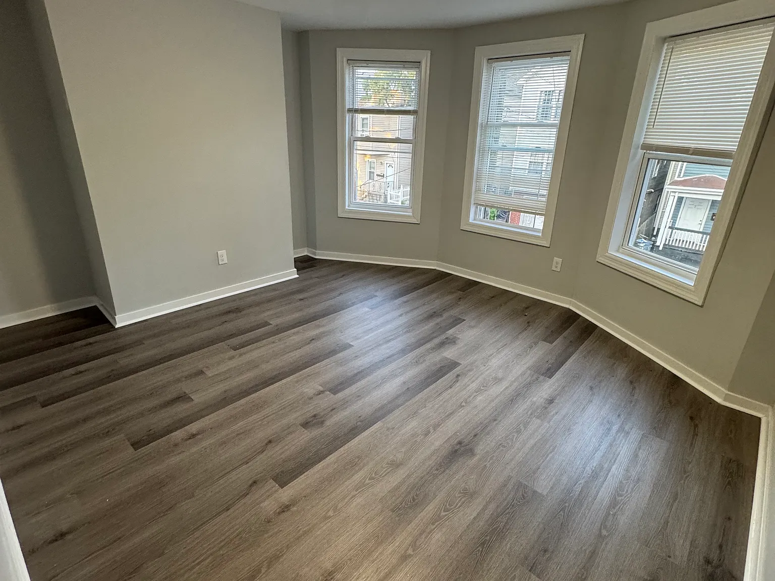 2 bed, $1,881 — Photo 2