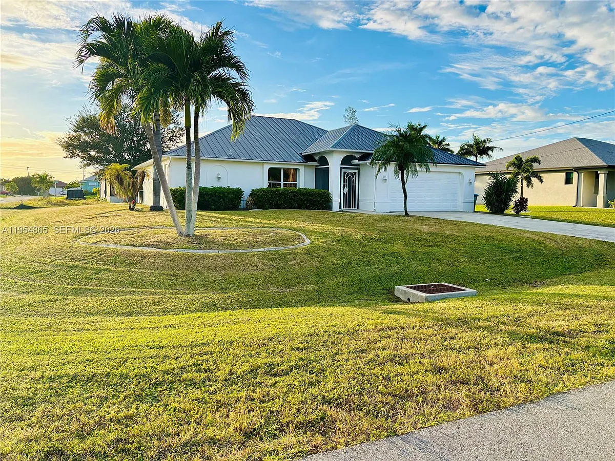 Photo 1 of 24 - 142 SW 34th Pl - Cape Coral, FL Primary Photo - 142 SW 34th Pl