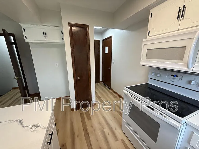 8150 S 88th St — Photo 14
