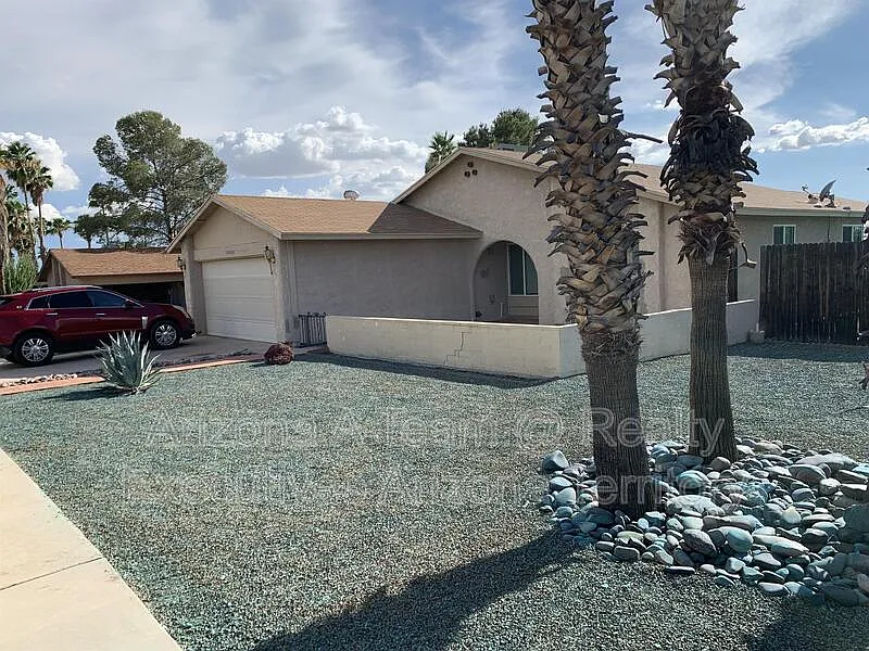 3 bed, 2.0 bath, 1140 sqft, $1,695 — Photo 2