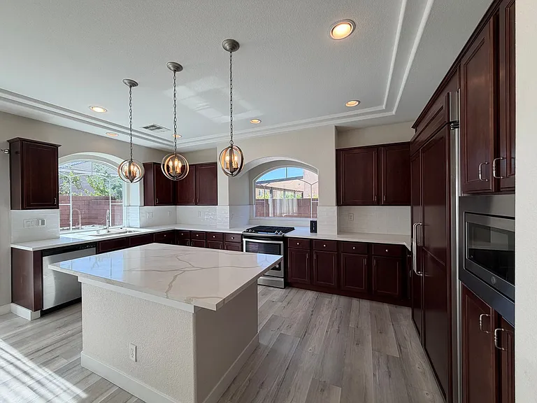 8542 Windsor Run St — Photo 2
