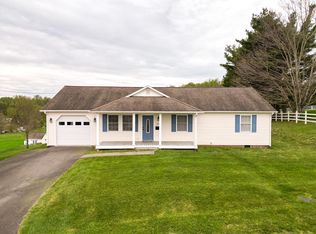 529-529 Grannys Rd, Pounding Mill, VA 24637
