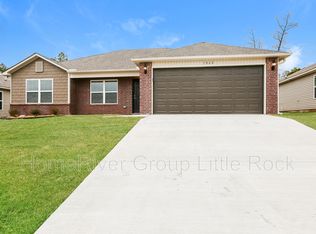 1068 Huntington Dr, Benton, AR 72019