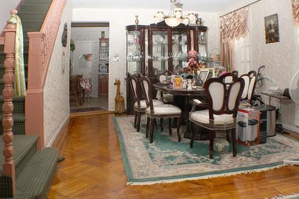 Sold by Fillmore | media 8