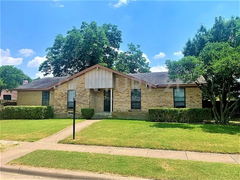 3910 Bucknell Dr — Photo 1