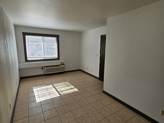 3rd image of 1716 La Crescent St #82