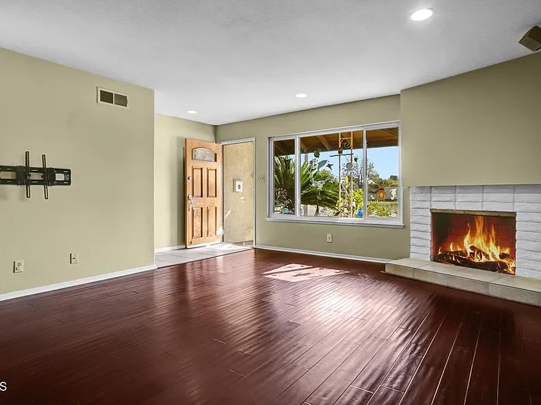 1307 S Petit Ave — Photo 5