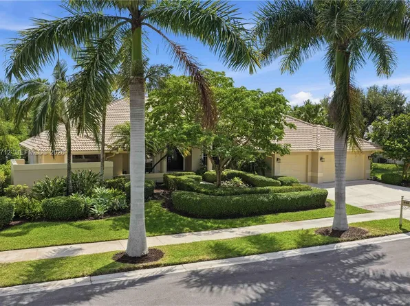 360 Coconut Cir, Weston, FL 33326