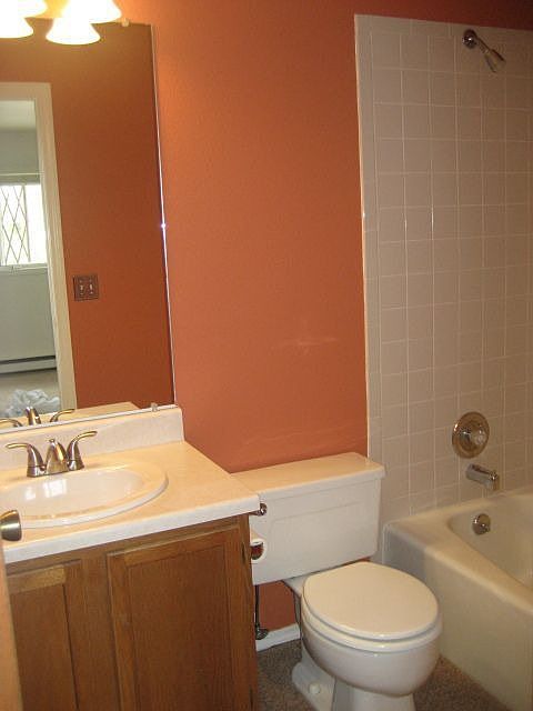 2nd image of 4020 Sweetbrier St