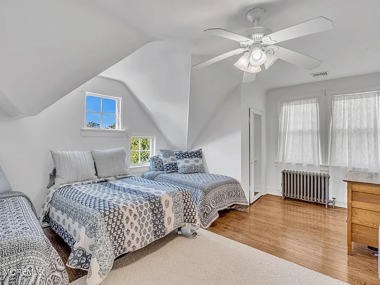 207 Monmouth Ave — Photo 46