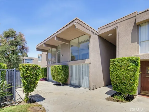 18134 Killion St Unit 4, Tarzana, CA 91356