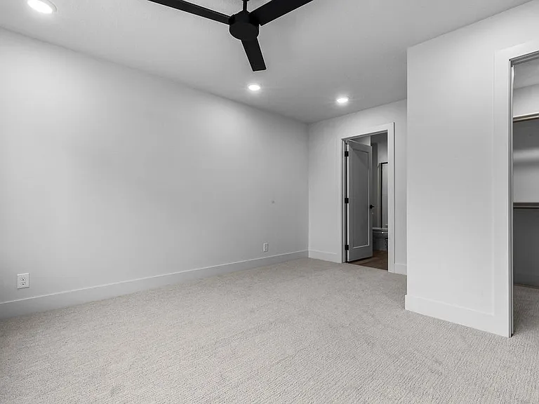 2025 S 56th St — Photo 5