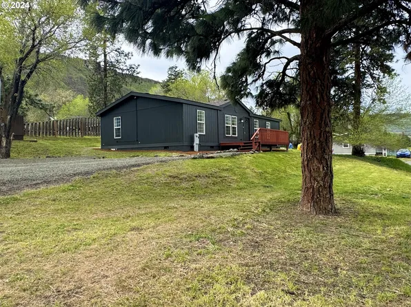 1107 Emerson Dr, The Dalles, OR 97058