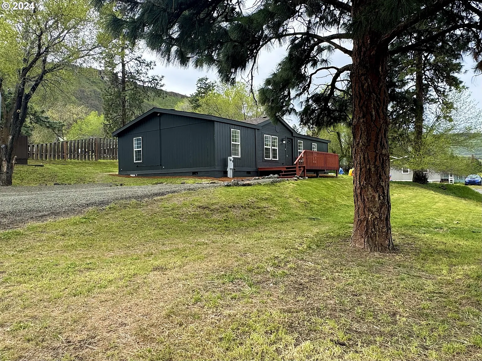 1107 Emerson Dr photo 1