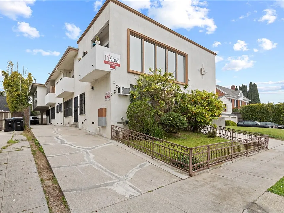 1051 S Cochran Ave #4