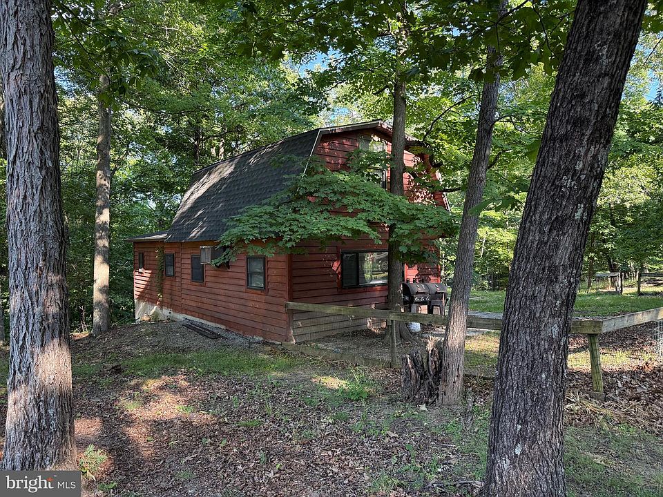 1st image of 692 Plum Tree Ln