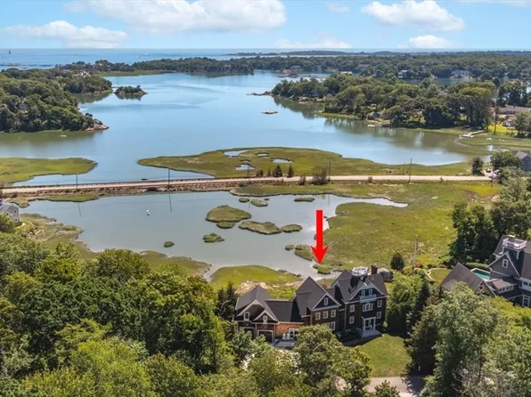 31 Bow St, Cohasset, MA 02025