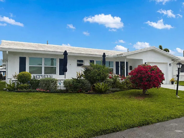 1915 SW 17th Ave — Photo 1