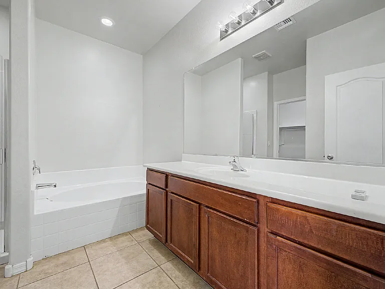 41177 W Lucera Ln — Photo 17