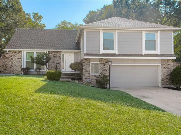 3627 NE West Park Dr, Kansas City, MO 64116