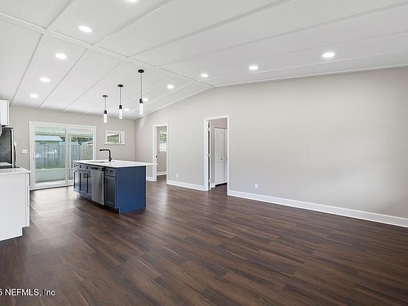4th image of 7438 DEEPWOOD Drive N