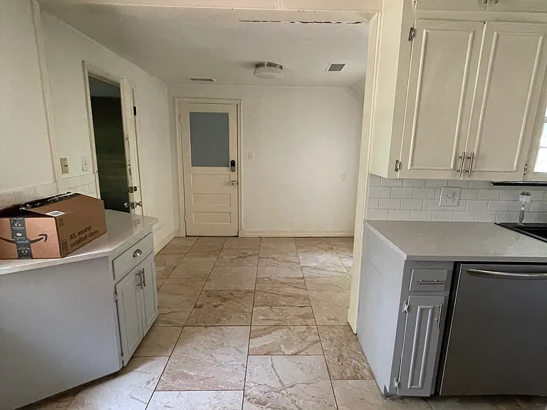 3008 S Cincinnati Ave — Photo 8