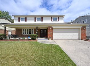1126 Meadowind Ct, Cincinnati, OH 45231
