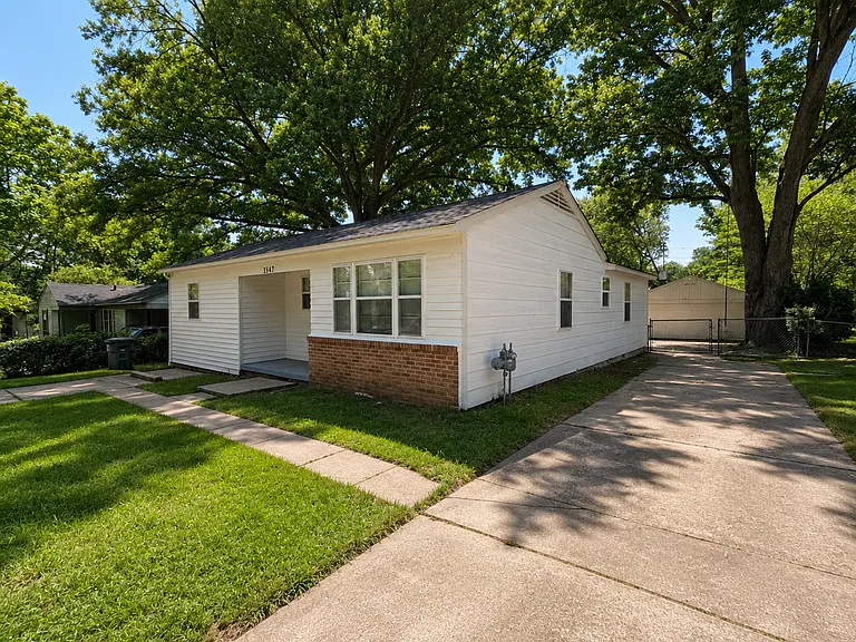 3547 Randolph St — Photo 2