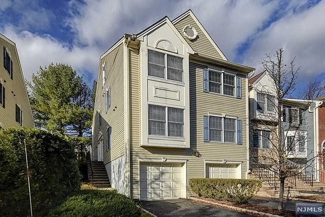 1st image of 607 Fairfax Dr