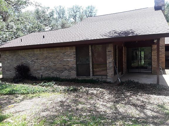 4th image of 824 Live Oak Dr