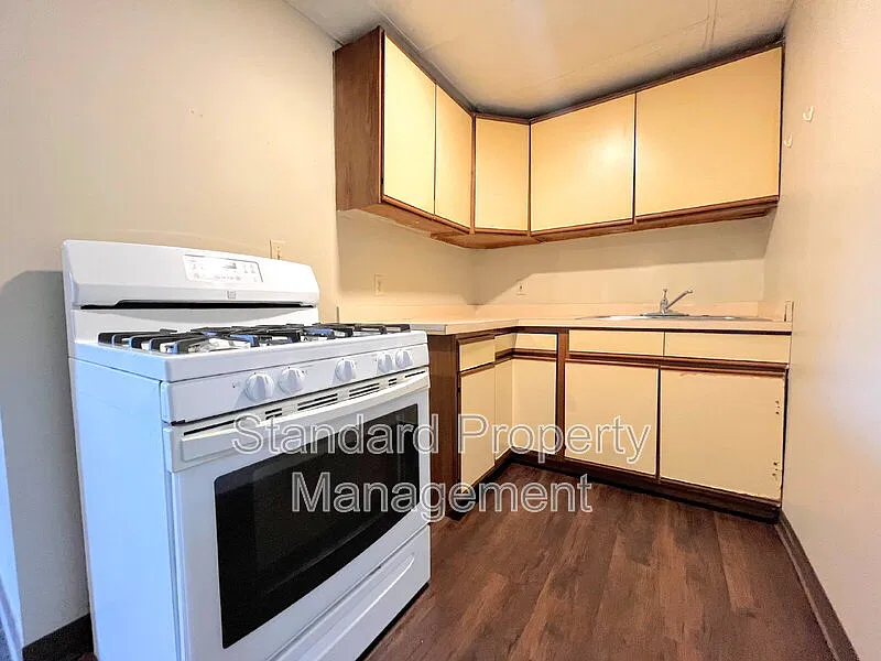 1 bed, 1.0 bath, $750 — Photo 3