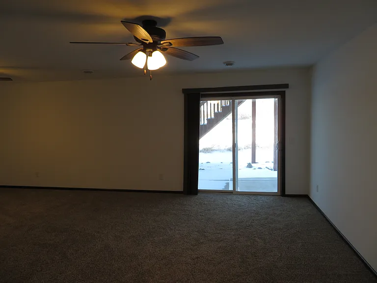 620 Tomahawk Ct — Photo 17