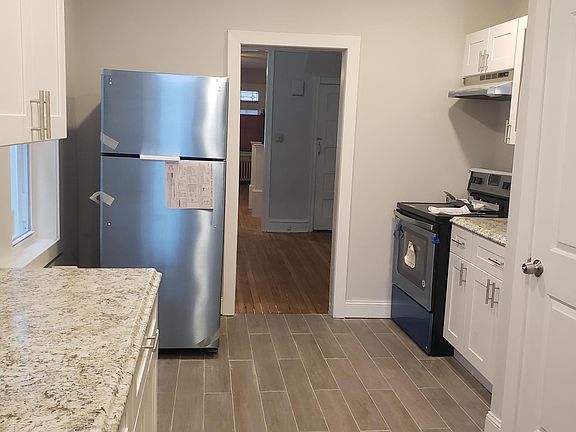 3rd image of 1010 E Chelten Ave