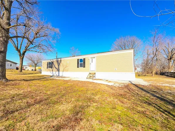 19071 3rd Ave, Wheatland, MO 65779