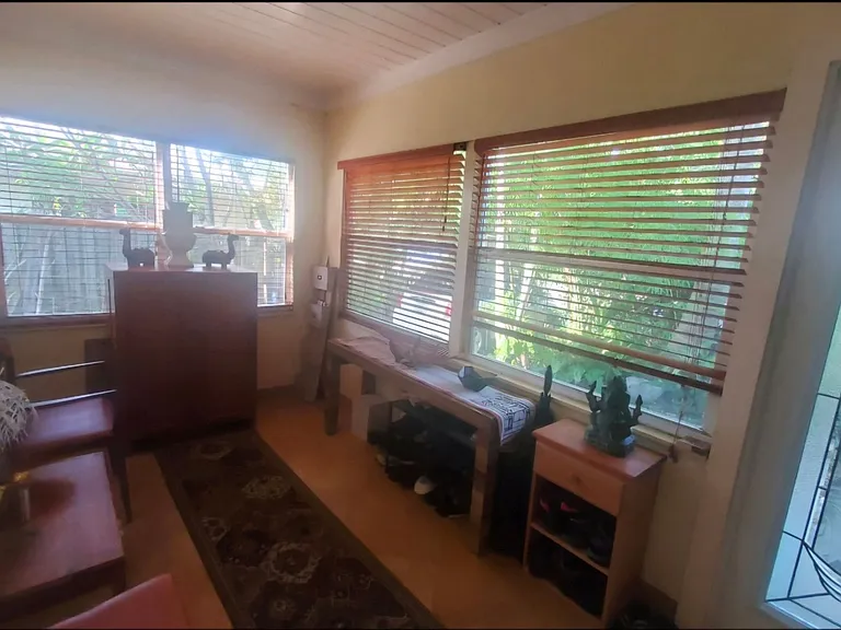215 N Palmway — Photo 4
