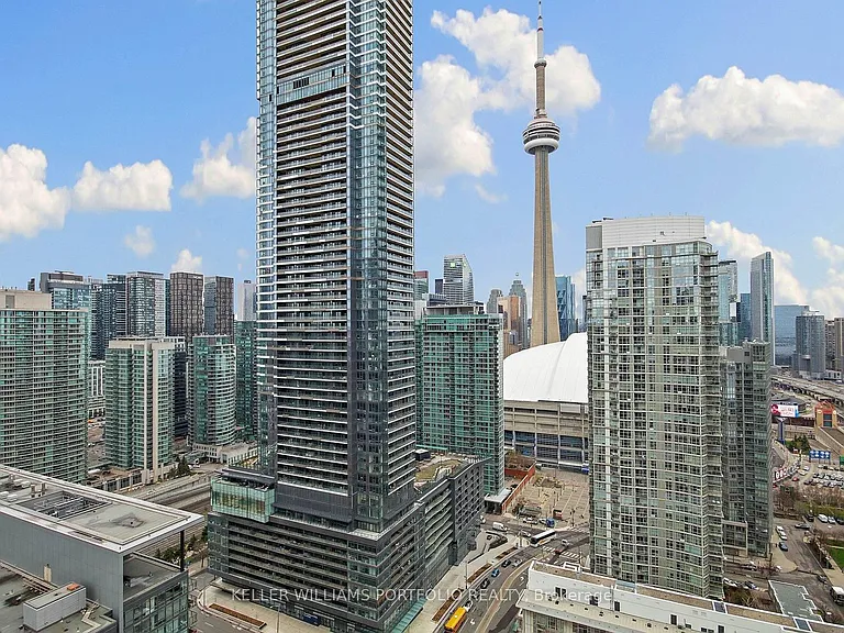15 Fort York Blvd W #3907 — Photo 50