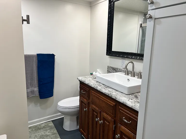 NW Shamrock Ct — Photo 5